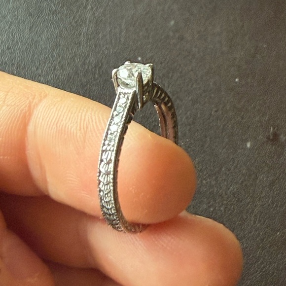 14K White Gold Round Cut Diamond Pavé Engagement Ring - Picture 4 of 7